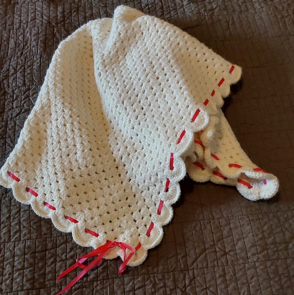 🌺 NEW Hand Crafted (Crocheted) Baby Blanket